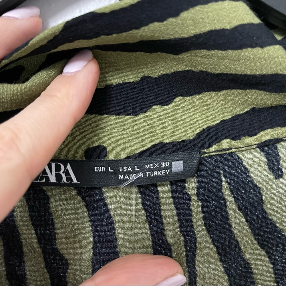 Zara green Tiger print romper jumpsuit - Picture 5 of 6